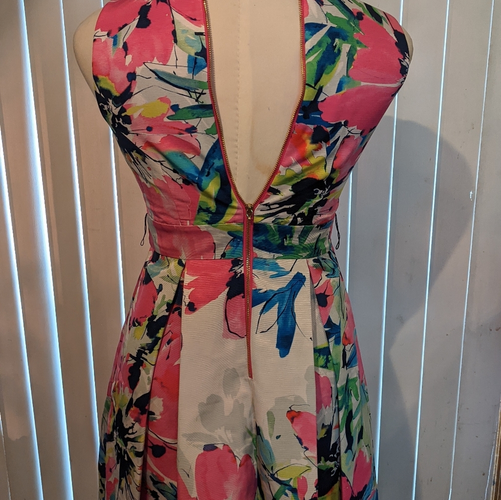 Dress - Picture 5 of 11